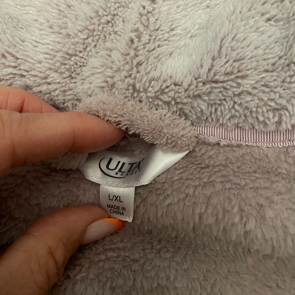 Lavander robe - Picture 2 of 4